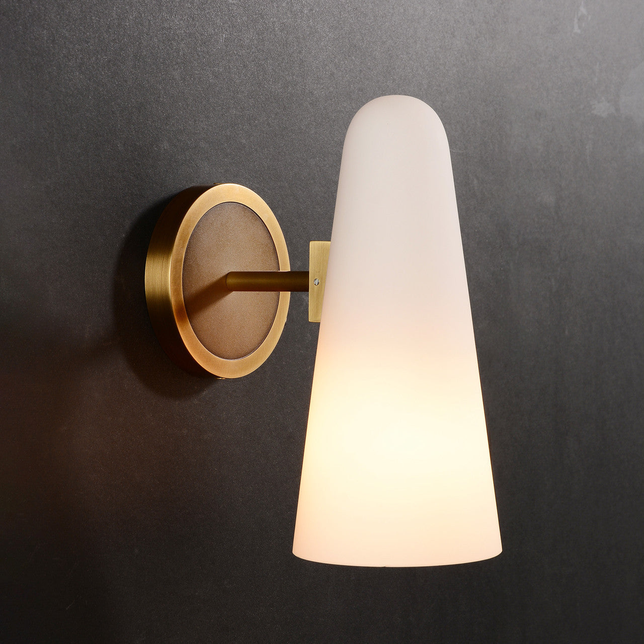 Blanco Single Sconce Brass