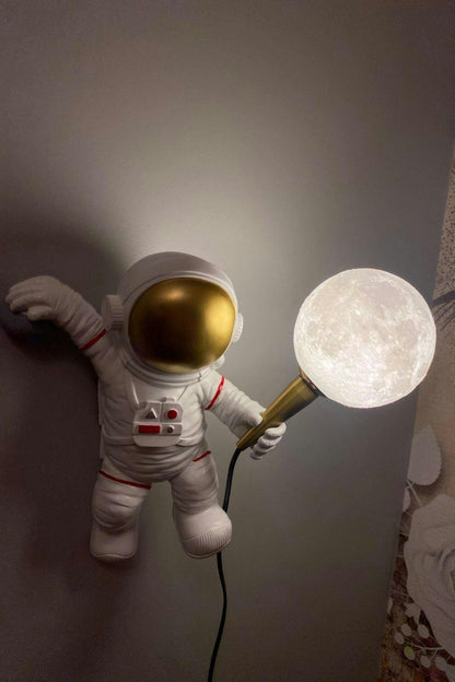 Astronaut Wall Lamp