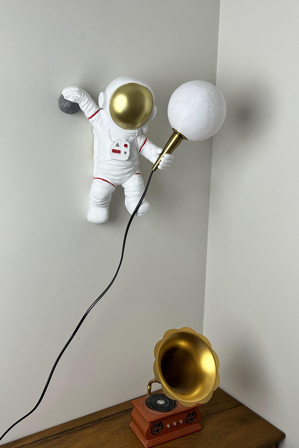 Astronaut Wall Lamp