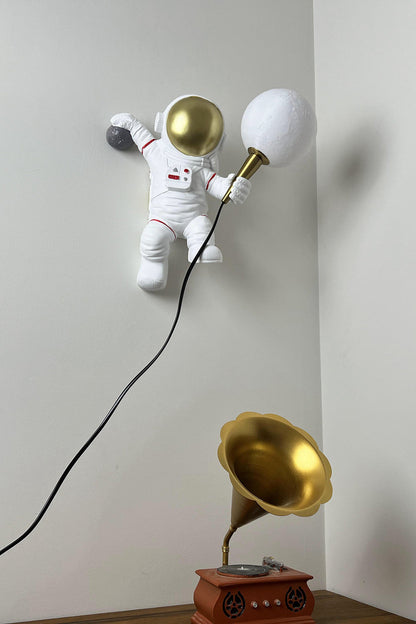 Astronaut Wall Lamp