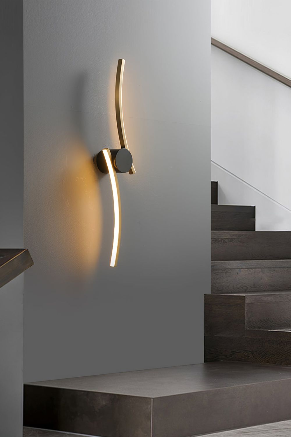 Curved Wall Lamp