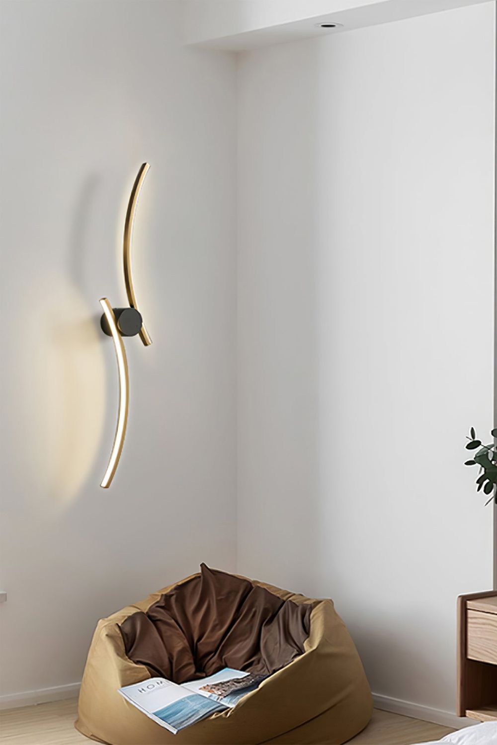 Curved Wall Lamp