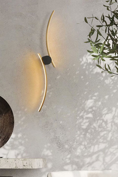 Curved Wall Lamp