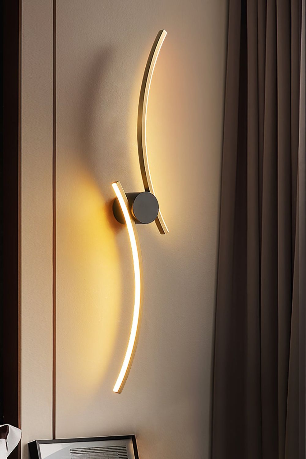 Curved Wall Lamp