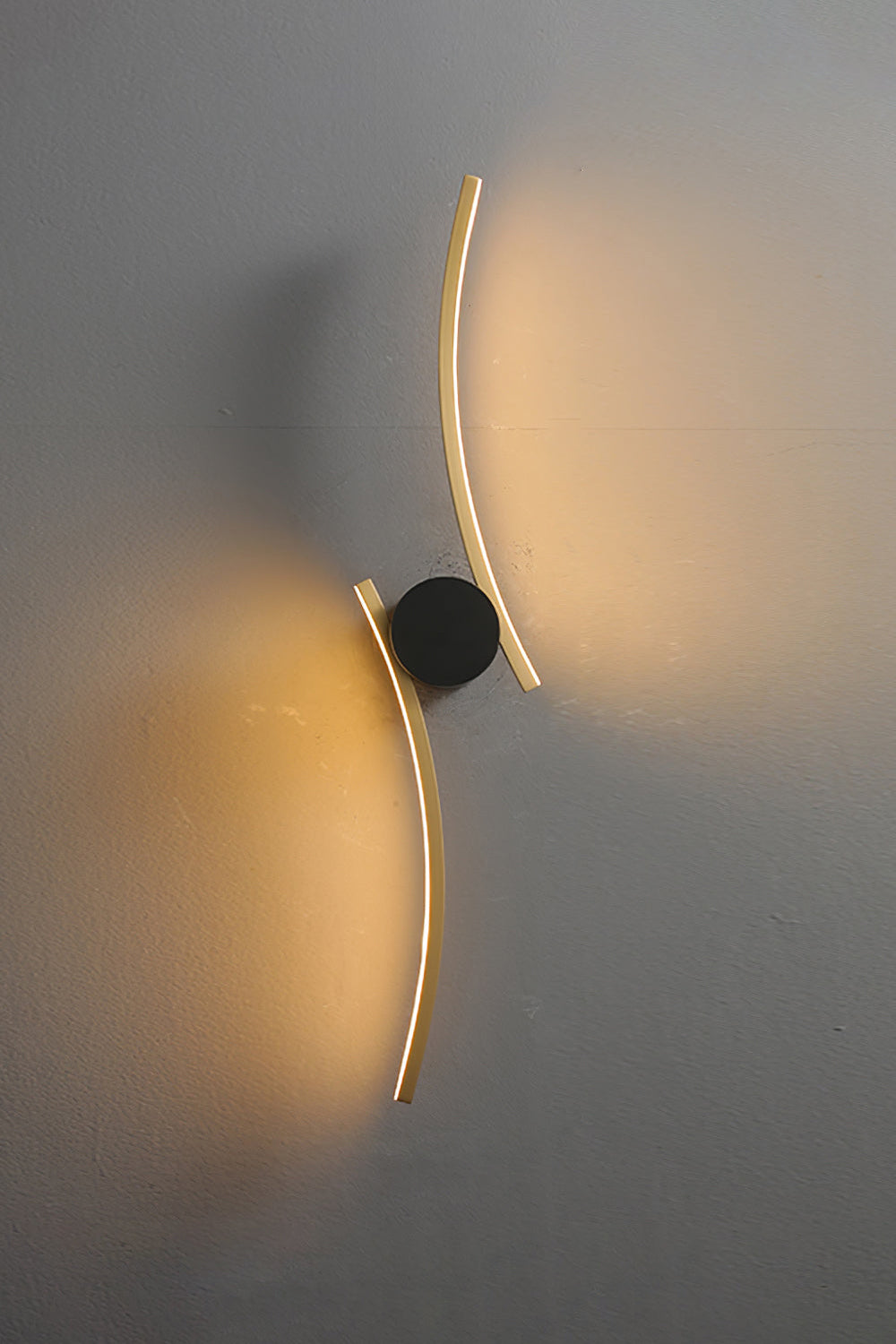 Curved Wall Lamp