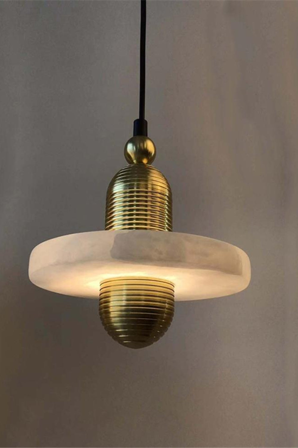 Median Mono Pendant light